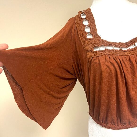 Free People linen blend boho style top.  Size XS - Picture 4 of 8